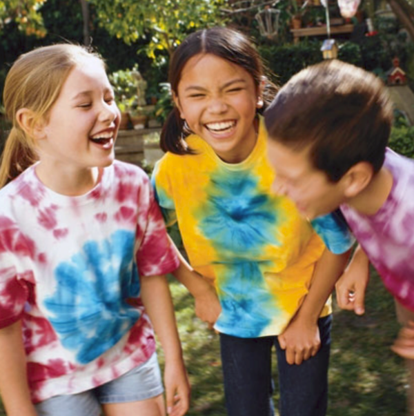 tie-dye t-shirts on children